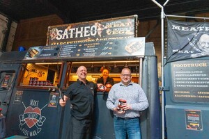 Satheo: eigen satésaus met zachte en pittige smaak